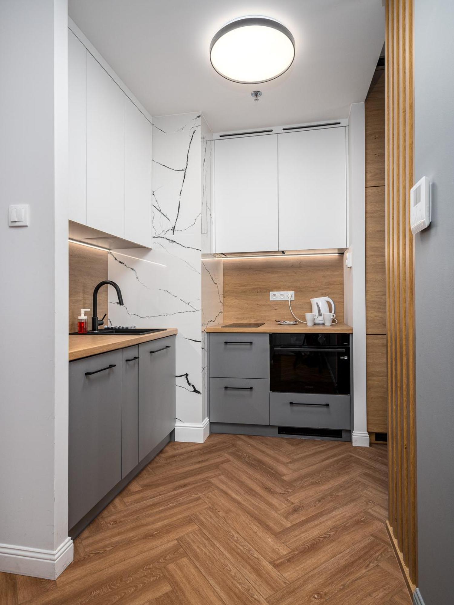 Wola Tower Deluxe Separate Bedroom With Free Garage - By Perfect Apart Warszawa Eksteriør billede